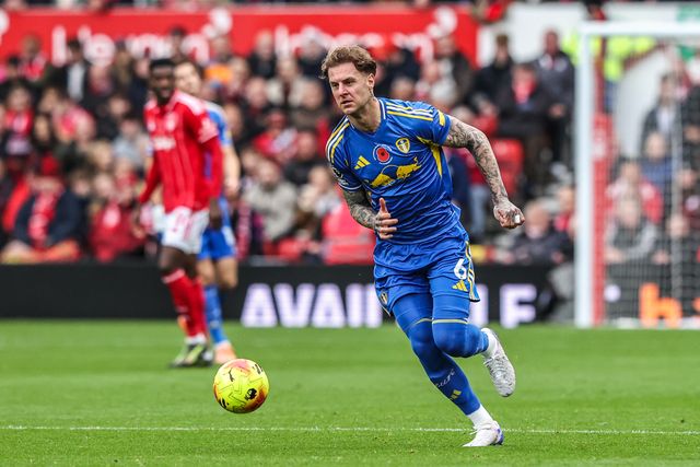 Joe Rodon of Leeds United breaks with the ball during the Premier League match Nottingham Forest vs Leeds United at City Ground, Nottingham, United Kingdom, 9th November 2025

(Photo by Alfie Cosgrove/News Images)

*** GER AUT SUI OUT ***
