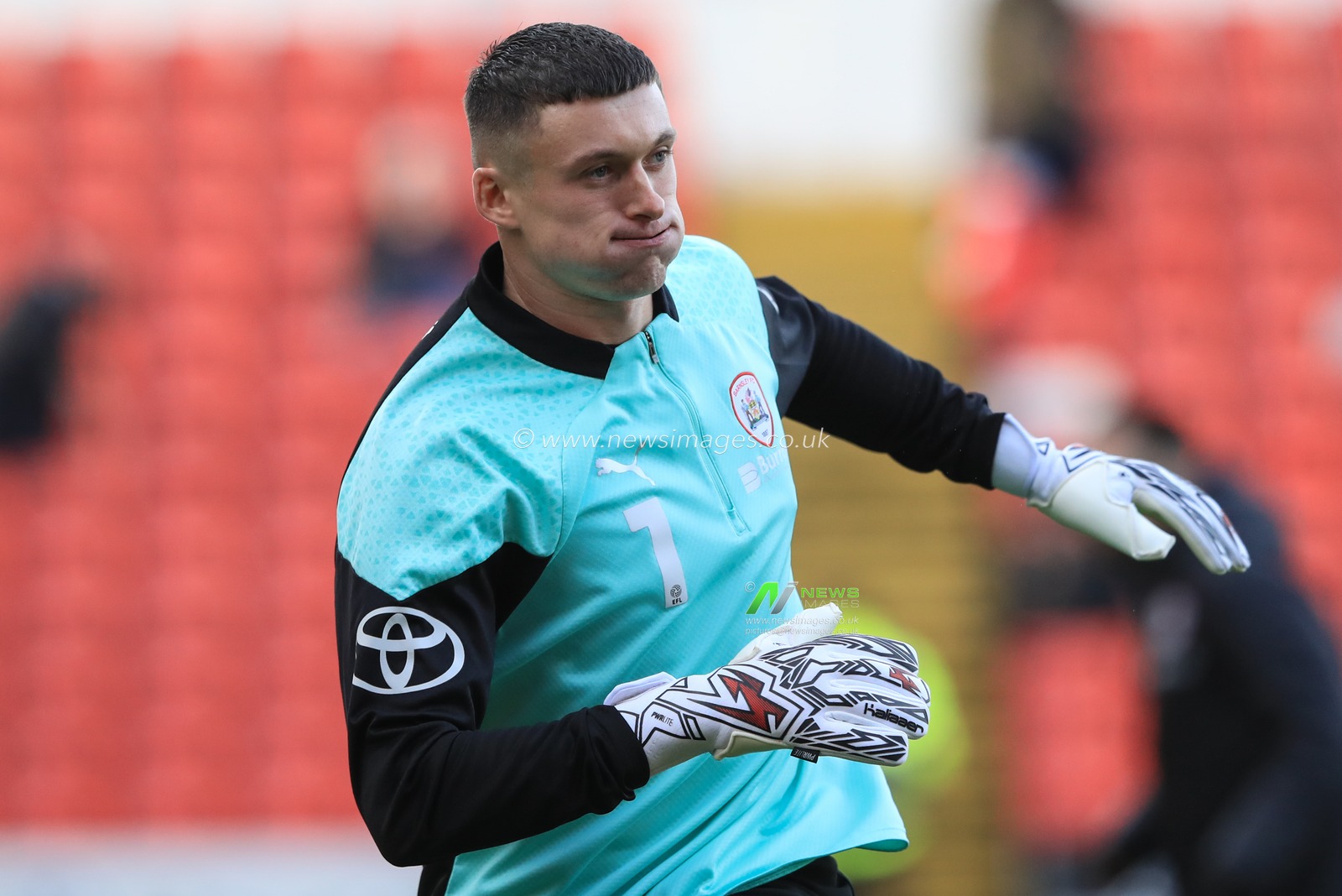 Liam Roberts of Barnsley in the pregame warmup session during the Sky Bet League 1 match Barnsley vs Wigan Athletic at Oakwell, Barnsley, United Kingdom, 1st January 2024

(Photo by Alfie Cosgrove/News Images)