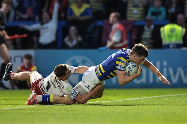 Josh Thewlis of Warrington Wolves goes over for a try during the Betfred Super League round 9 match Warrington Wolves vs Wigan Warriors at The Halliwell Jones Stadium, Warrington, United Kingdom on 24 April 2026

(Photo by Mark Cosgrove/News Images)