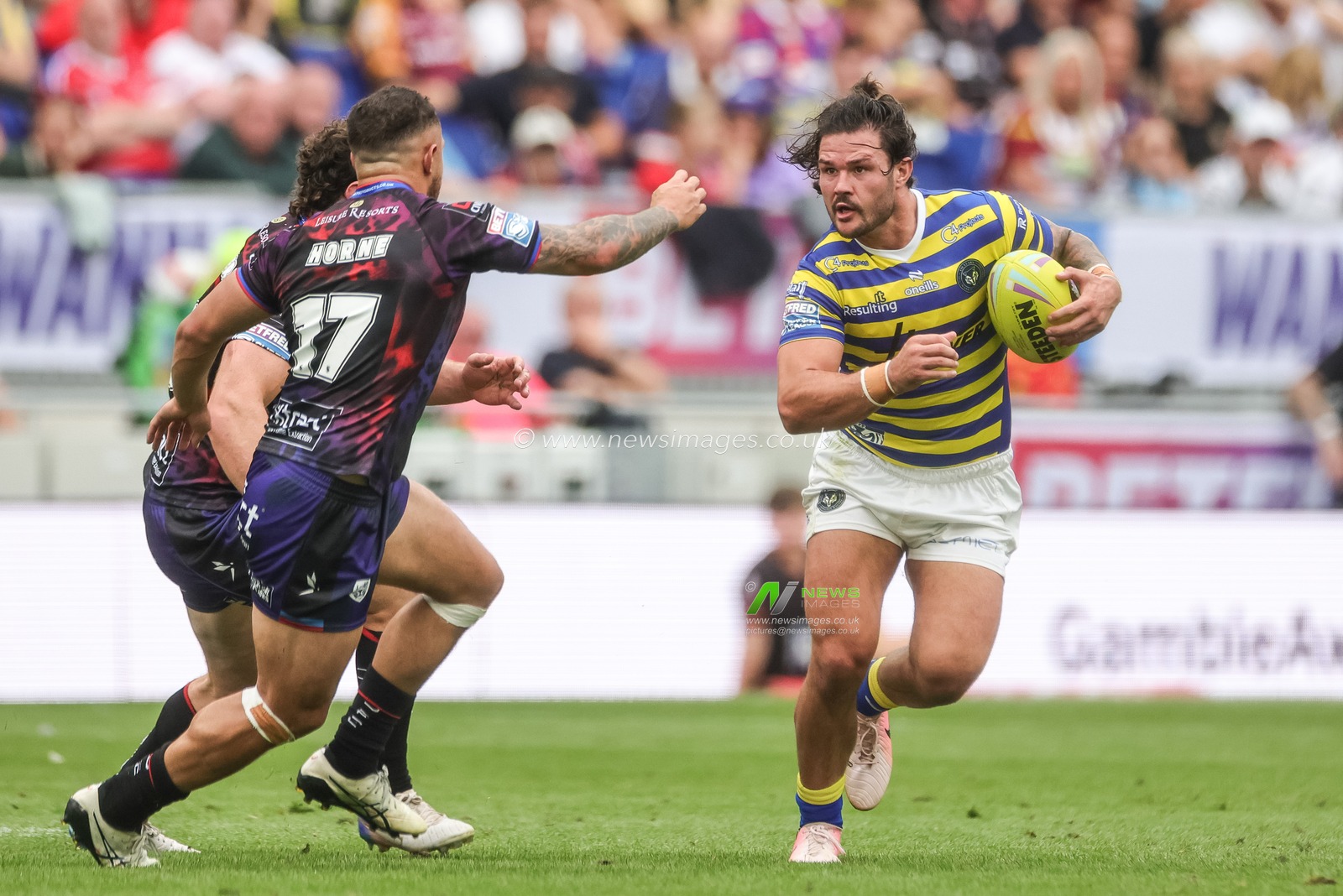 James Bentley of Warrington Wolves breaks with the ball during the Betfred Super League Magic Weekend match Leigh Leopards vs Warrington Wolves at Hill Dickinson Stadium, Liverpool, United Kingdom on 04 July 2026

(Photo by Mark Cosgrove/News Images)
