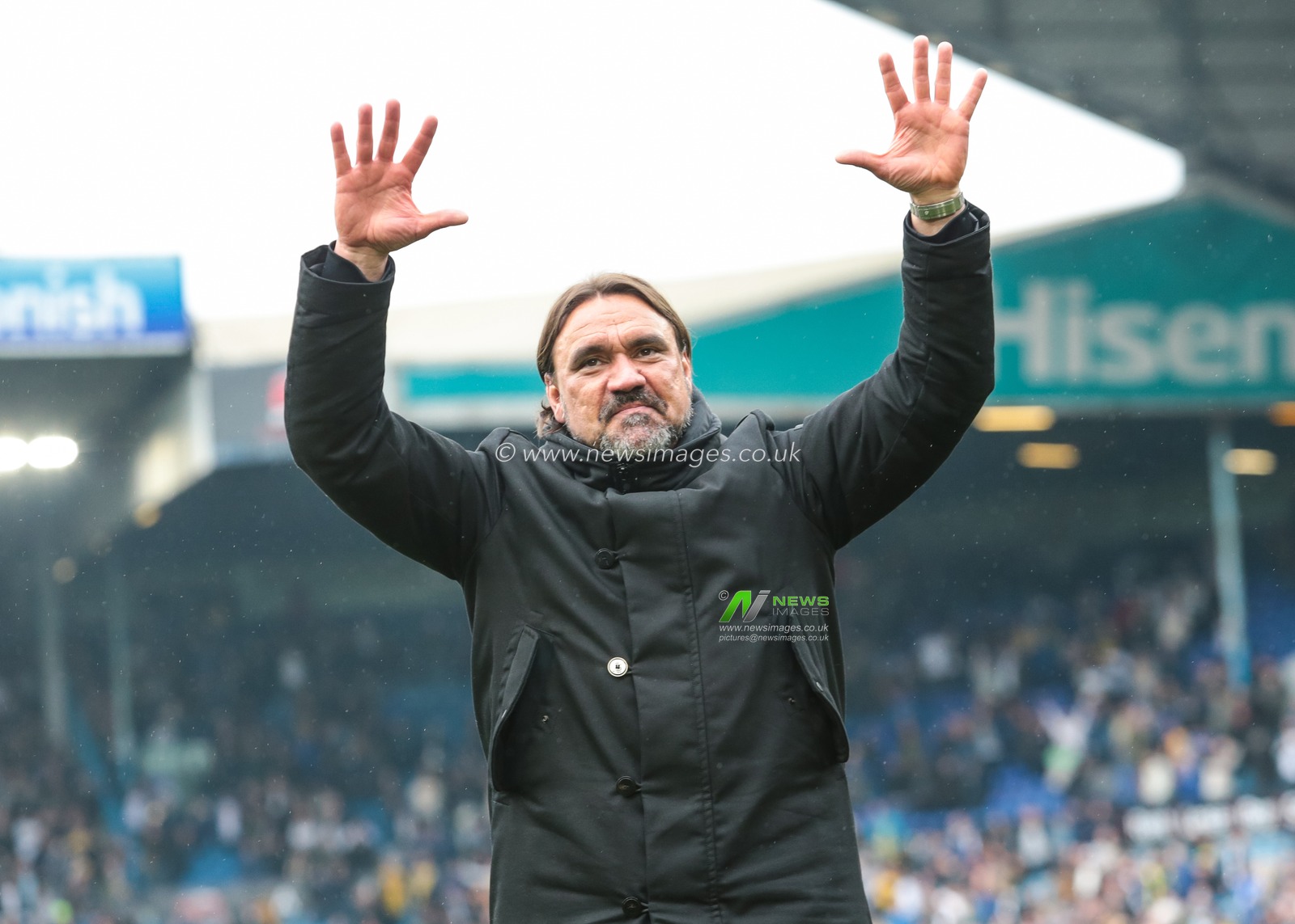 Daniel Farke Leeds United Manager applauds the fans after the final whistle during the Sky Bet Championship match Leeds United vs Stoke City at Elland Road, Leeds, United Kingdom, 21st April 2025

(Photo by Richard Bierton/News Images)