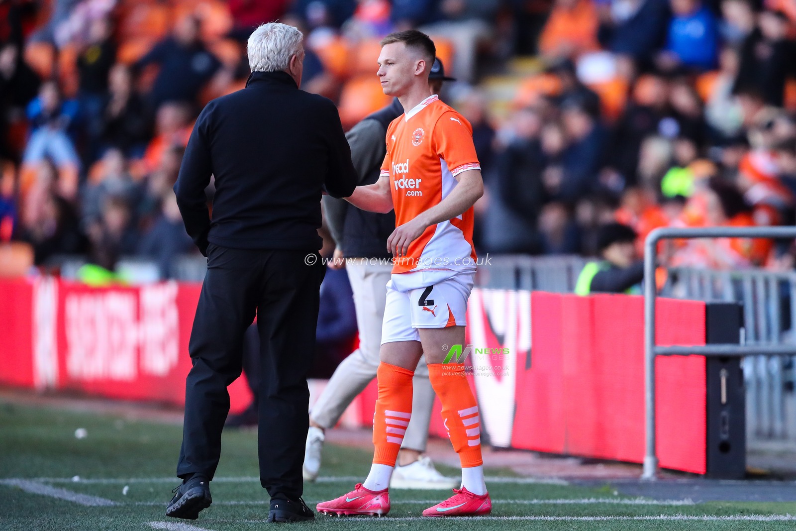 Steve Bruce manager of Blackpool and Andy Lyons of Blackpool embrace during the Sky Bet League 1 match Blackpool vs Bristol Rovers at Bloomfield Road, Blackpool, United Kingdom, 3rd May 2025

(Photo by Gareth Evans/News Images)