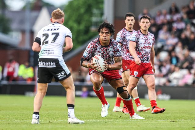 Joe Ofahengaue of Leigh Leopards breaks with the ball during the Betfred Super League round 12 match Leigh Leopards vs Hull FC at Leigh Sports Village, Leigh, United Kingdom on 22 May 2026

(Photo by Alfie Cosgrove/News Images)