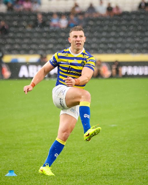 George Williams of Warrington Wolves scores a penalty  during the Betfred Super League round 25 match Hull FC vs Warrington Wolves at MKM Stadium, Hull, United Kingdom on 29 August 2026

(Photo by Alfie Cosgrove/News Images)