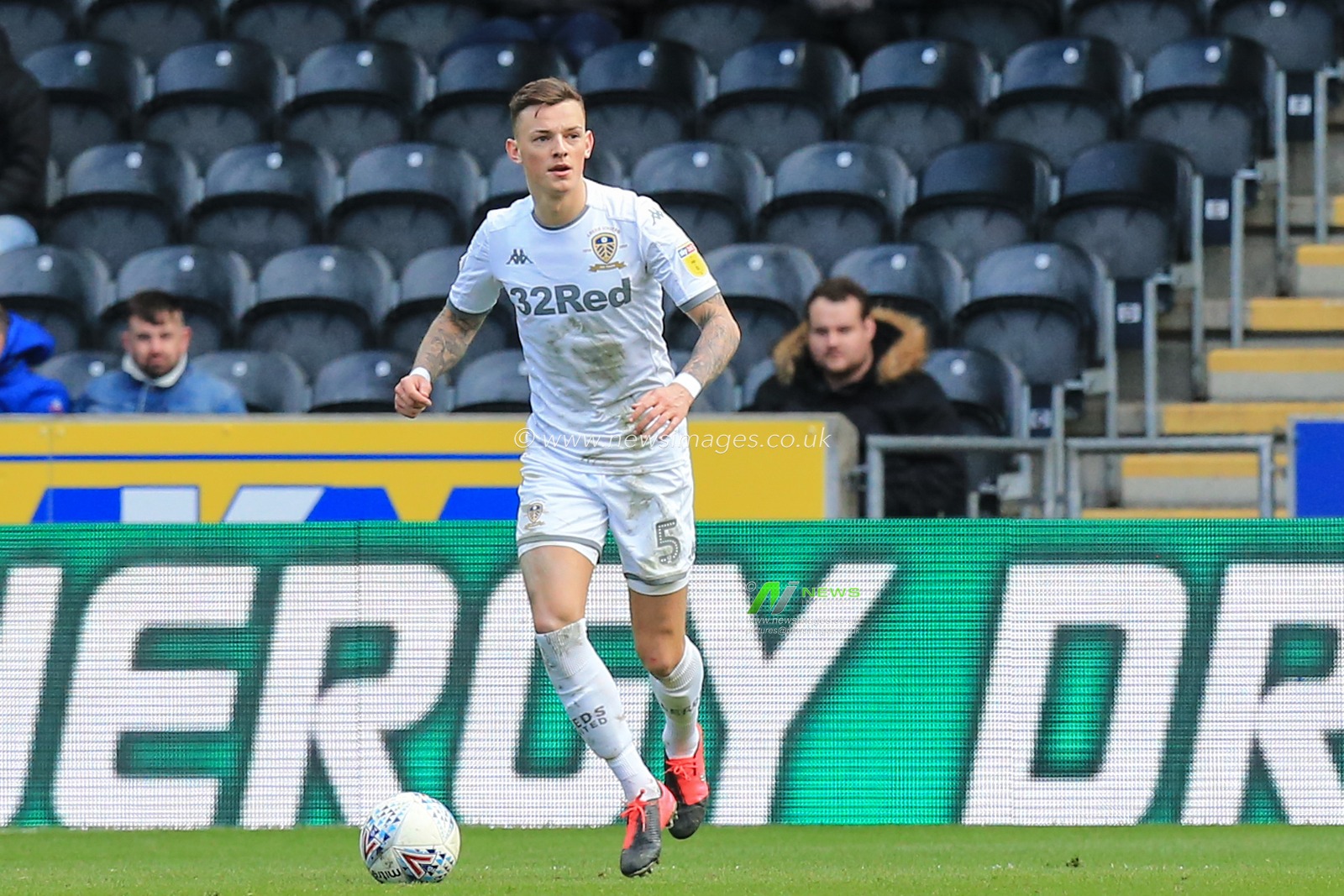 29th February 2020, KCOM Stadium, Hull, England; Sky Bet Championship, Hull City v Leeds United : match image Ben White (5) of Leeds United