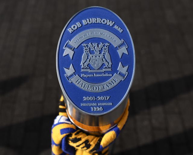 Rob Burrow MBE hall of fame heritage badge during the Betfred Super League round 9 match Leeds Rhinos vs Hull KR at Headingley Stadium, Leeds, United Kingdom, 25th April 2025

(Photo by Mark Cosgrove/News Images)