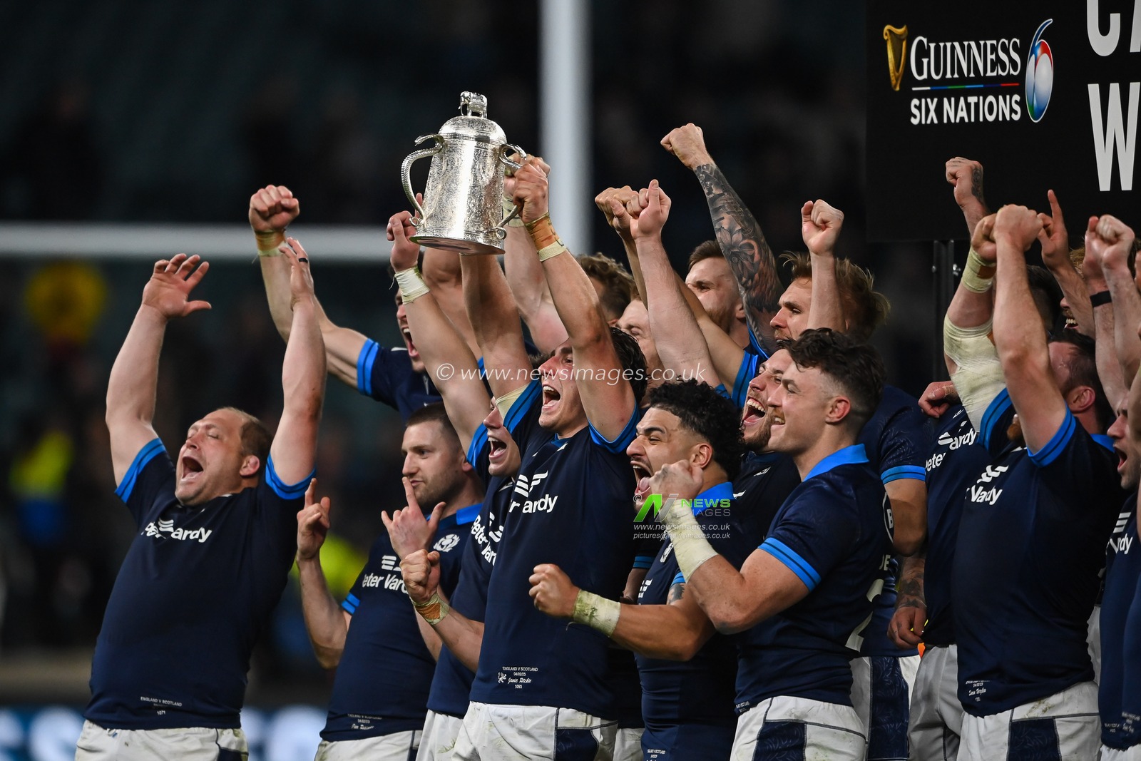 Jamie Ritchie of Scotland lifts the Calcutta cup after beating England in 2023 Guinness 6 Nations match England vs Scotland at Twickenham Stadium, Twickenham, United Kingdom, 4th February 2023

(Photo by Craig Thomas/News Images)