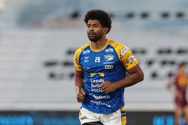Kallum Watkins of Leeds Rhinos in the pre-game warm up during the Betfred Super League Round 25 match Huddersfield Giants vs Leeds Rhinos at Accu Stadium, Huddersfield, United Kingdom, 4th September 2025

(Photo by Mark Cosgrove/News Images)