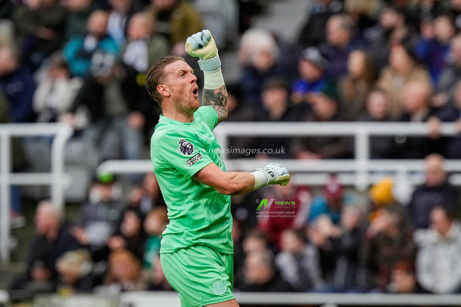 Everton goalkeeper Jordan Pickford celebrates Beto of Everton scoring a goal to make it  during the Premier League match Newcastle Untied vs Everton at St. James's Park, Newcastle, United Kingdom on 28 February 2026

(Photo by Maynard Manyowa/News Images)