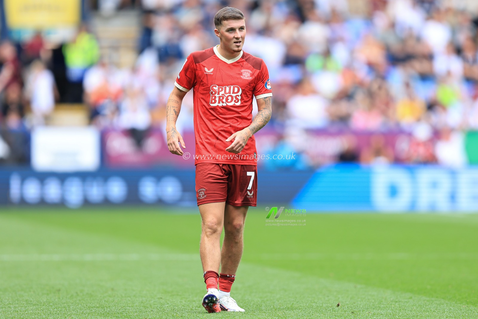 Alfie Devine of Preston North End during the Sky Bet Championship match Bolton Wanderers vs Preston North End at Toughsheet Community Stadium, Bolton, United Kingdom on 15 August 2026

(Photo by Jorge Horsted/News Images)