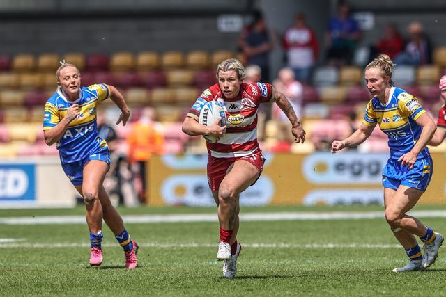 Emily Veivers of Wigan Warriors breaks with the ball to go over for a try during the Betfred Women's Challenge Cup Cup Semi-final match Leeds Rhinos vs Wigan Warriors at LNER Community Stadium, York, United Kingdom, 10th May 2025

(Photo by Alfie Cosgrove/News Images)