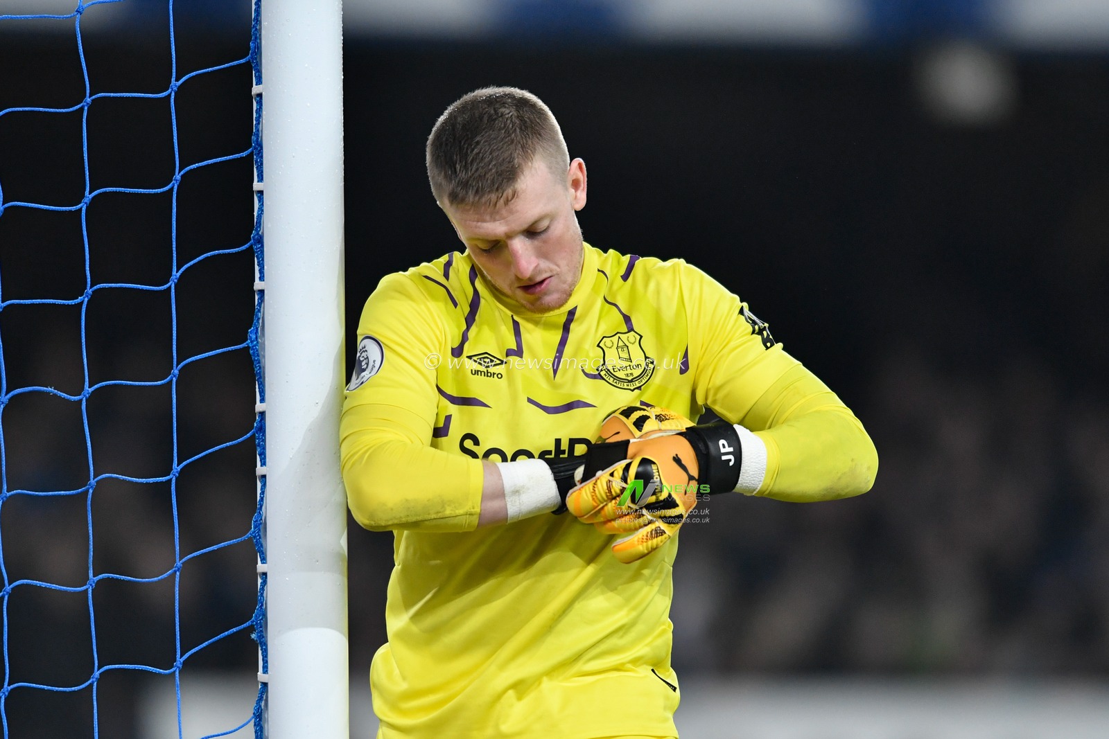 21st January 2020, Goodison Park, Liverpool, England; Premier League, Everton v Newcastle United : Jordan Pickford (1) of Everton adjusts his gloves