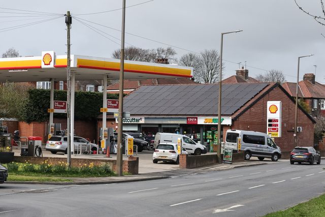 At the Shell garage on Wakefield Road in Barnsley, drivers are facing even steeper fuel prices on Friday 27 March 2026, with unleaded petrol sitting at 159.9 pence per litre and diesel at 194.9 pence per litre. This is significantly higher than the nearby supermarkets, where Asda Barnsley offers unleaded at 143.9p and diesel at 166.9p, while Morrisons charges 142.9p for unleaded and 167.9p for diesel, meaning motorists filling up here are currently paying around 16 to 17 pence more per litre on unleaded and up to 28 pence extra on diesel compared to the supermarket forecourts just a short distance away. at Shell Fuel Station, Wakefield Road, Barnsley, United Kingdom on 27 March 2026

(Photo by Mark Cosgrove/News Images)


