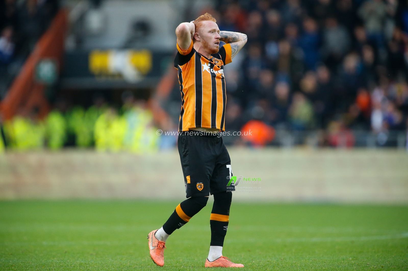 Ryan Woods #15 of Hull City reacts during the Sky Bet Championship match Hull City vs Blackburn Rovers at MKM Stadium, Hull, United Kingdom, 29th October 2022

(Photo by Ben Early/News Images)