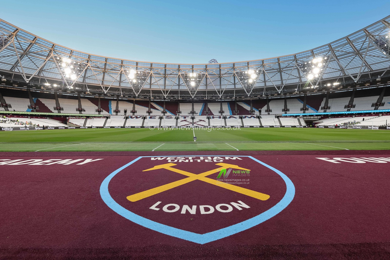 A general view of The London Stadium ahead of the Carabao Cup Fourth Round match West Ham United vs Arsenal at London Stadium, London, United Kingdom, 1st November 2023

(Photo by Mark Cosgrove/News Images)