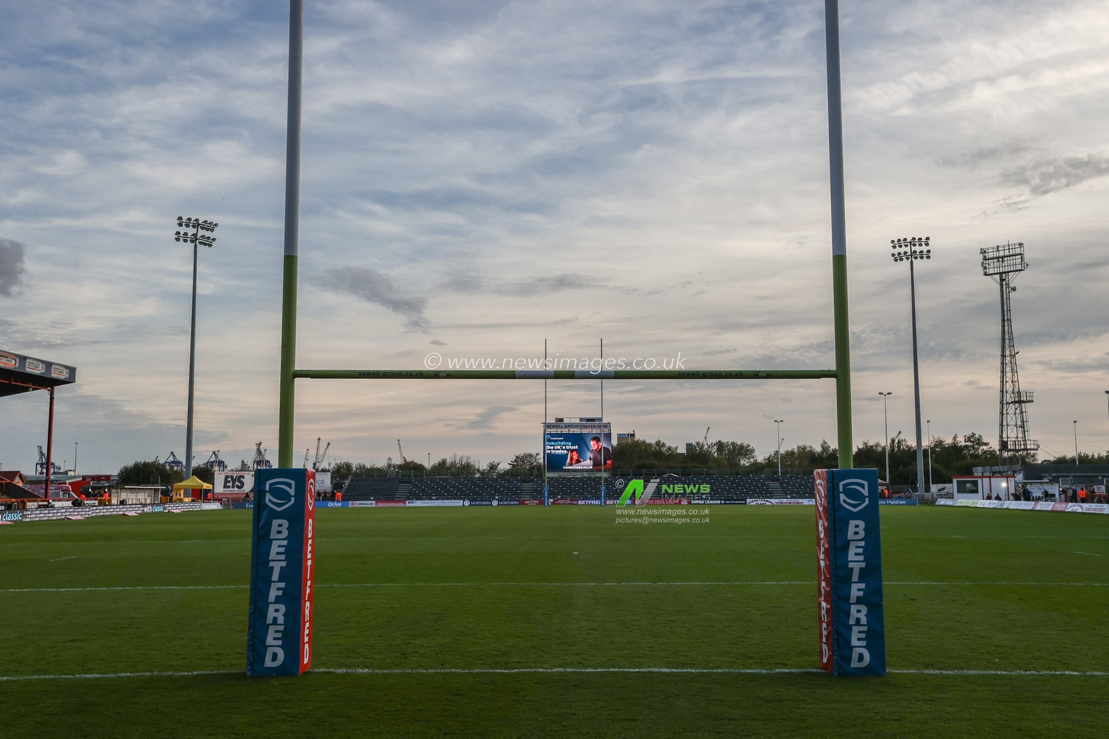 A general view of the Sewell Group Craven Park during the Betfred Super League Semi-Finals match Hull KR vs Warrington Wolves at Sewell Group Craven Park, Kingston upon Hull, United Kingdom, 4th October 2024

(Photo by Alfie Cosgrove/News Images)