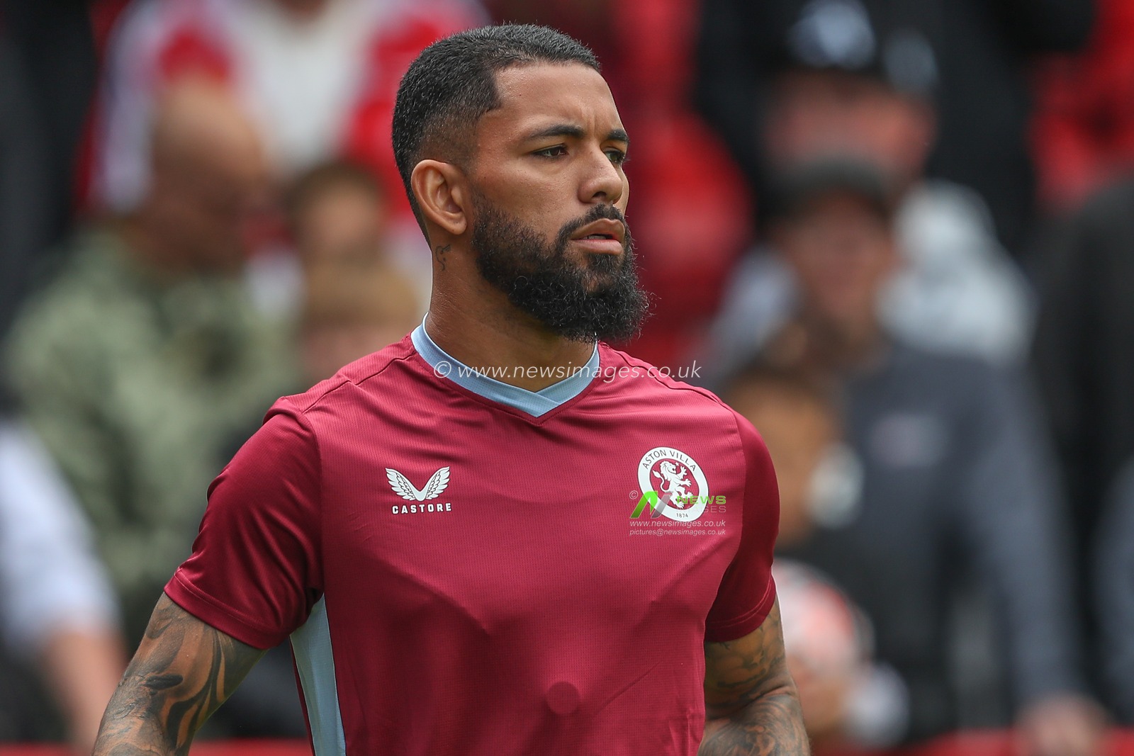Douglas Luiz #6 of Aston Villa during the pre-game warm up ahead of the Pre-season friendly match Walsall vs Aston Villa at Poundland Bescot Stadium, Walsall, United Kingdom, 15th July 2023

(Photo by Gareth Evans/News Images)