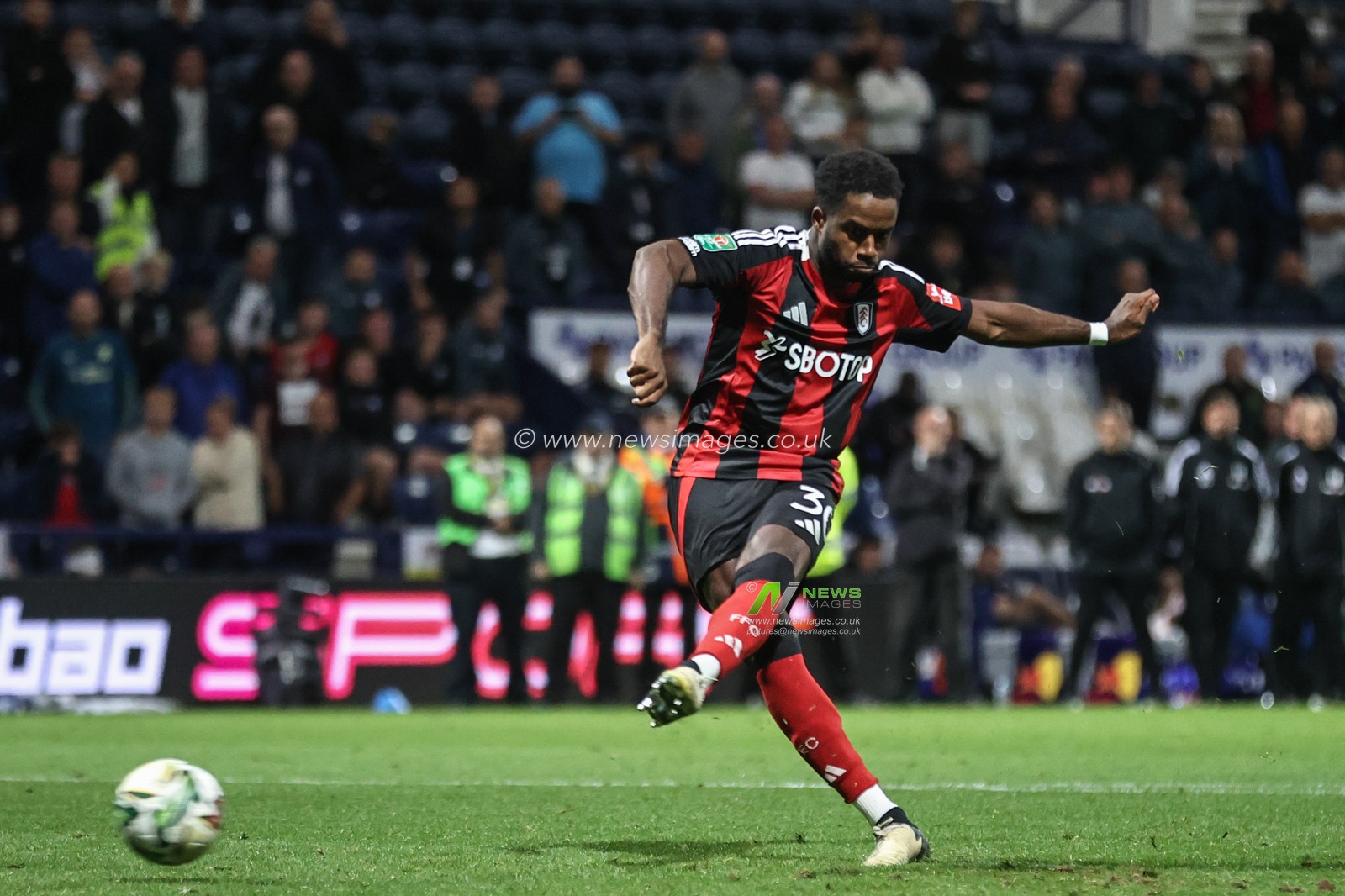 Ryan Sessegnon of Fulham scores his penalty during the Carabao Cup match Preston North End vs Fulham at Deepdale, Preston, United Kingdom, 17th September 2024

(Photo by Alfie Cosgrove/News Images)