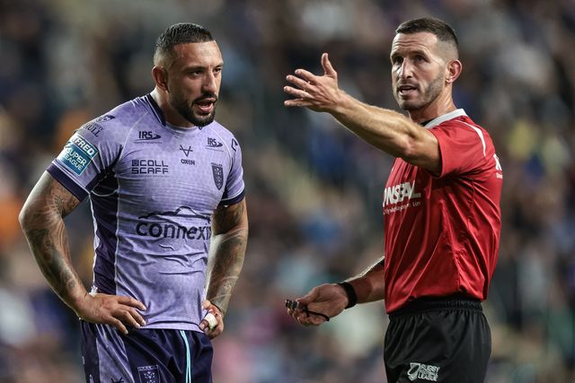 Elliot Minchella of Hull KR looks on at referee Jack Smith who rules a Hull KR try attempt as no try after it goes up to the video judge during the Betfred Super League round 23 match Leeds Rhinos vs Hull KR at Headingley Stadium, Leeds, United Kingdom, 21st August 2025

(Photo by Mark Cosgrove/News Images)