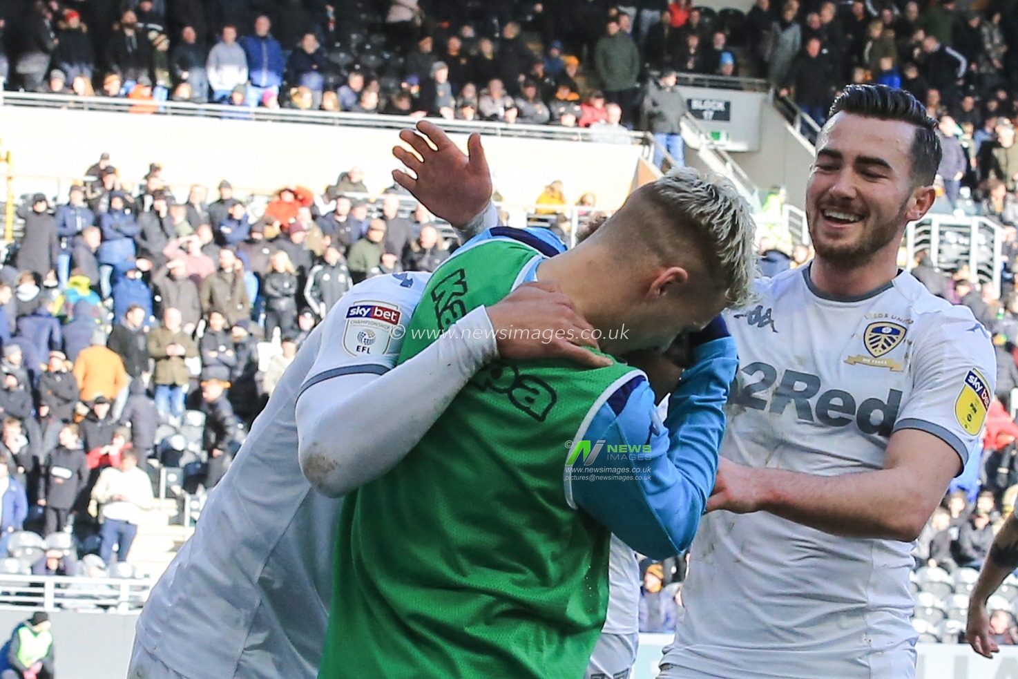 29th February 2020, KCOM Stadium, Hull, England; Sky Bet Championship, Hull City v Leeds United : Jack Harrison (22) celebrates Tyler Roberts (11) of Leeds United goal which made it 4 - 0