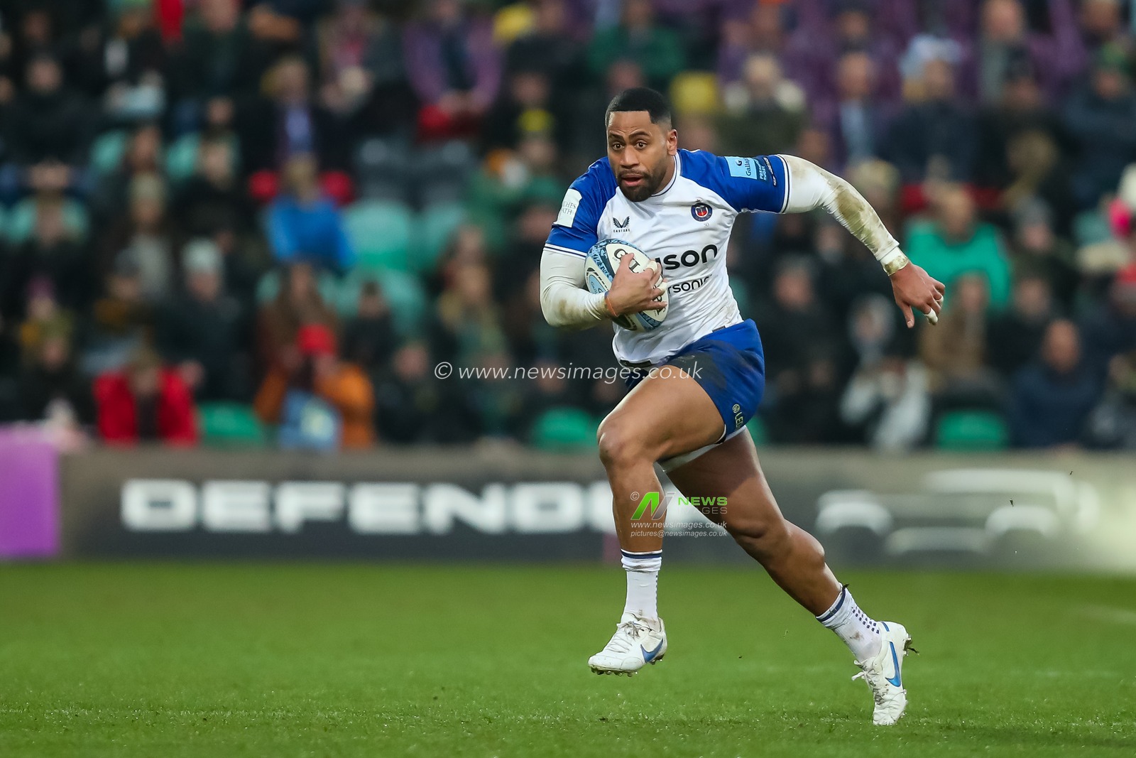 Joe Cokanasiga of Bath Rugby makes a break during the Gallagher Premiership match Northampton Saints vs Bath Rugby at Cinch Stadium at Franklin's Gardens, Northampton, United Kingdom, 5th January 2025

(Photo by Izzy Poles/News Images)