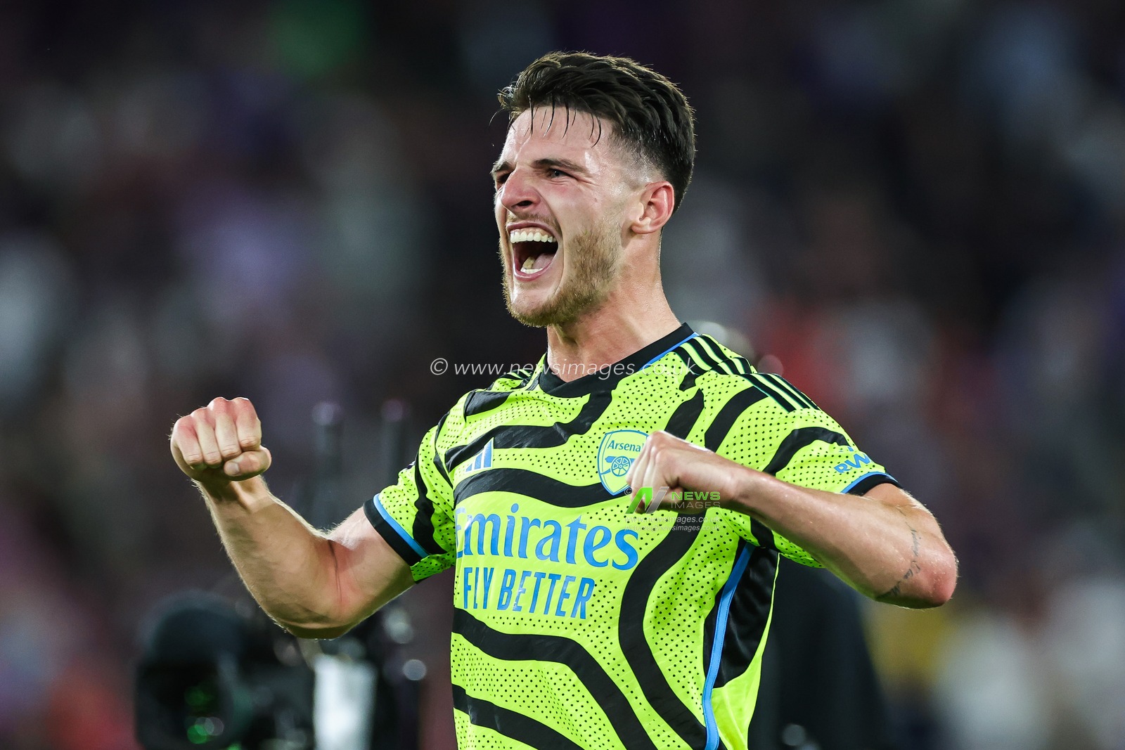 Declan Rice #41 of Arsenal celebrates with the fan at the end of the Premier League match Crystal Palace vs Arsenal at Selhurst Park, London, United Kingdom, 21st August 2023

(Photo by Mark Cosgrove/News Images)