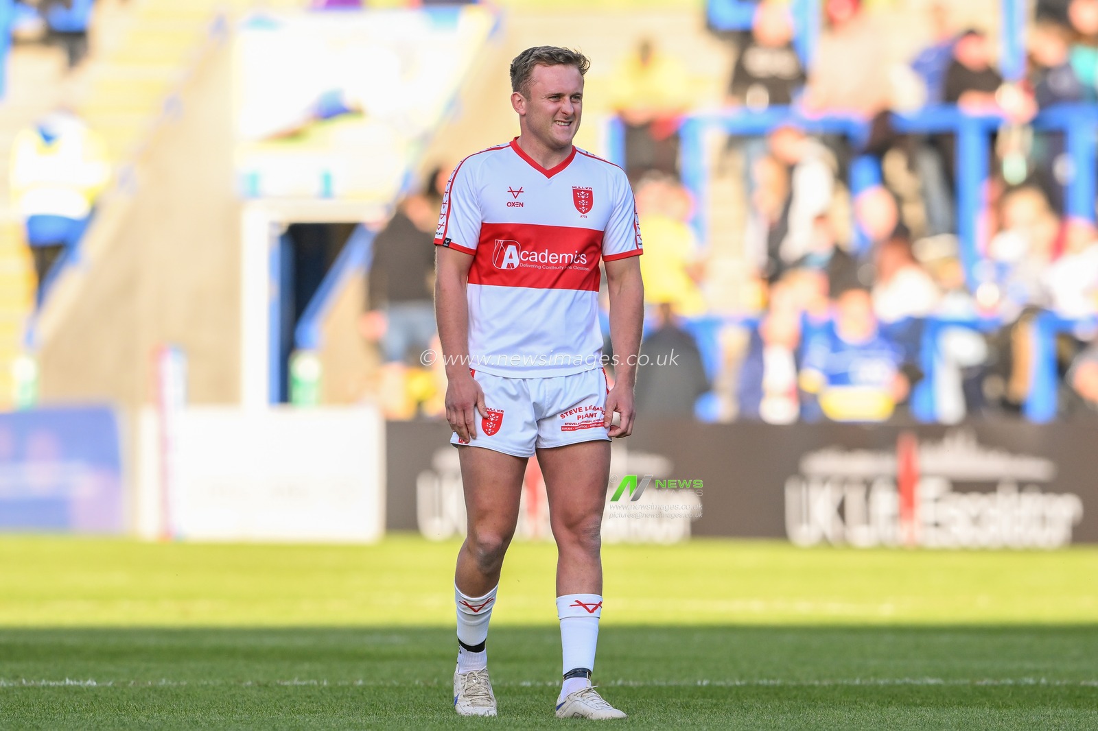 Jez Litten #14 of Hull KR during pre match warm up ahead of the Betfred Super League Round 12 match Warrington Wolves vs Hull KR at Halliwell Jones Stadium, Warrington, United Kingdom, 12th May 2023

(Photo by Craig Thomas/News Images)
