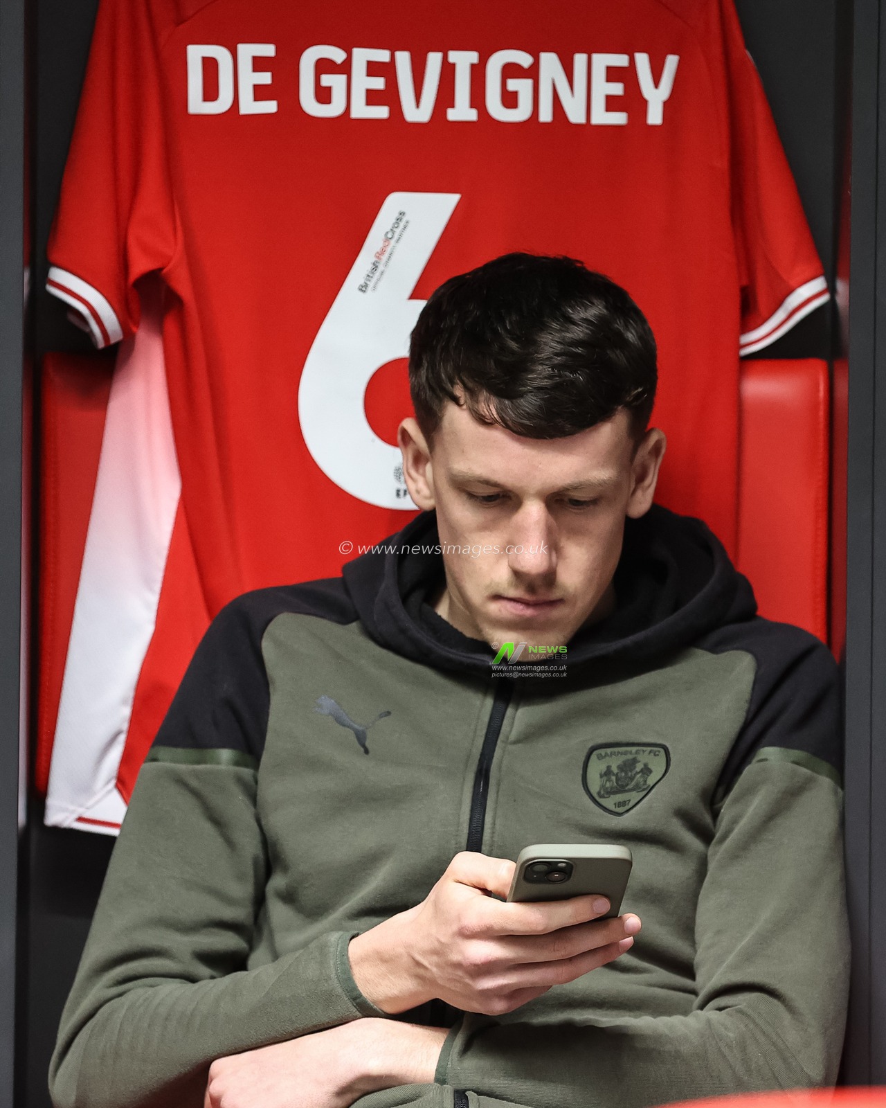 MaÃ«l de Gevigney of Barnsley in the home dressing room ahead of the  Sky Bet League 1 match Barnsley vs Lincoln City at Oakwell, Barnsley, United Kingdom, 9th March 2024

(Photo by Mark Cosgrove/News Images)