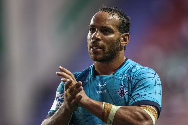 Leroy Cudjoe of Huddersfield Giants applauds the fans after the game during the Betfred Super League round 18 match Wigan Warriors vs Huddersfield Giants at The Brick Community Stadium, Wigan, United Kingdom, 11th July 2025

(Photo by Alfie Cosgrove/News Images)