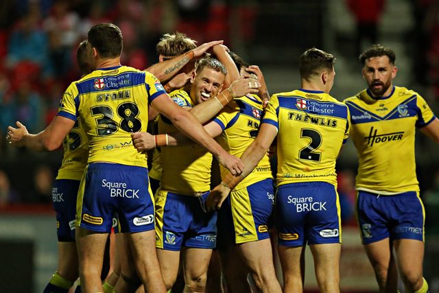 Adam Holroyd of Warrington Wolves celebrates his try during the Betfred Super League round 27 match Hull KR vs Warrington Wolves at Sewell Group Craven Park, Kingston upon Hull, United Kingdom, 18th September 2025

(Photo by Sam Eaden/News Images)