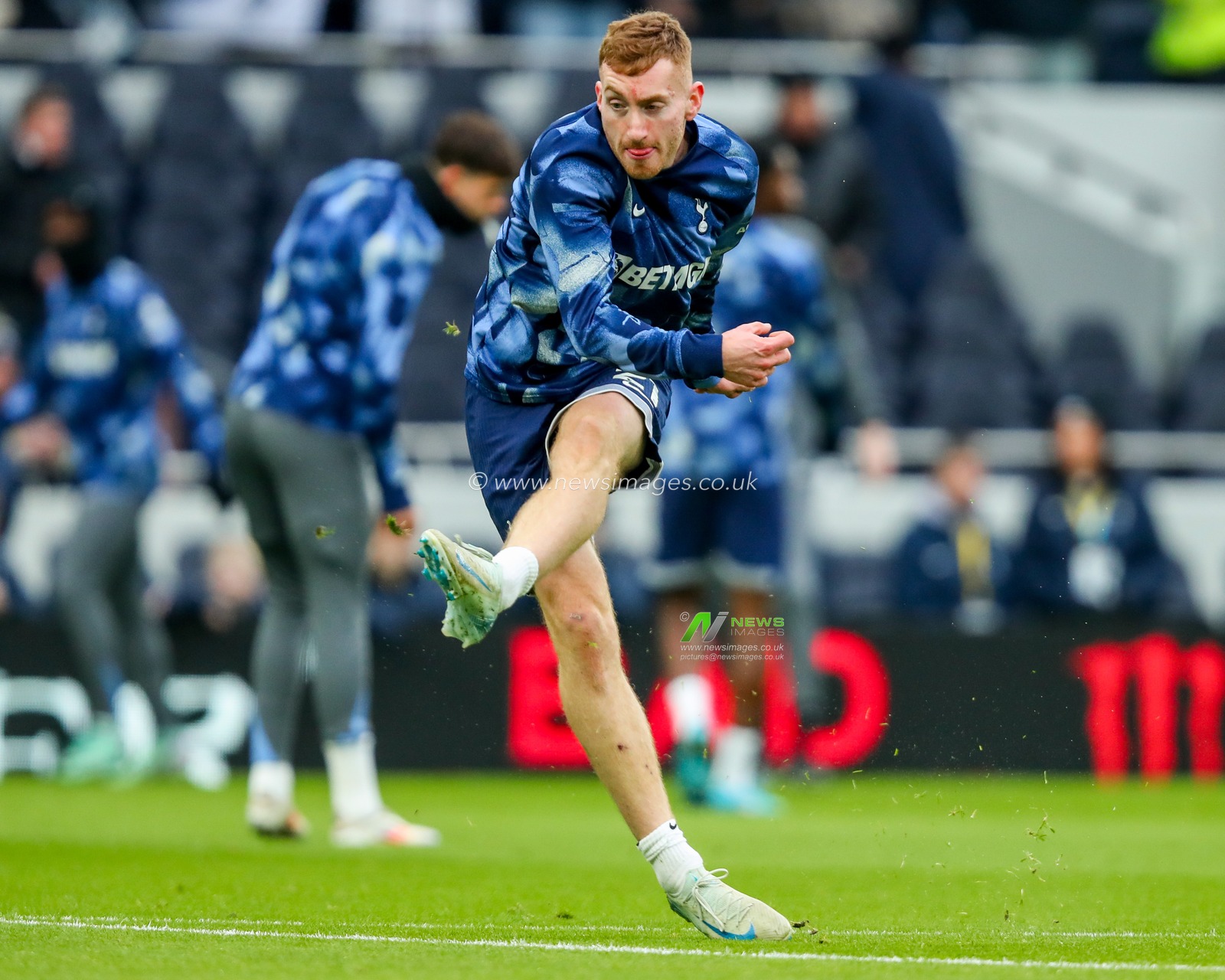 Dejan Kulusevski of Tottenham Hotspur warms up prior to the Premier League match Tottenham Hotspur vs Newcastle United at Tottenham Hotspur Stadium, London, United Kingdom, 4th January 2025

(Photo by Izzy Poles/News Images)