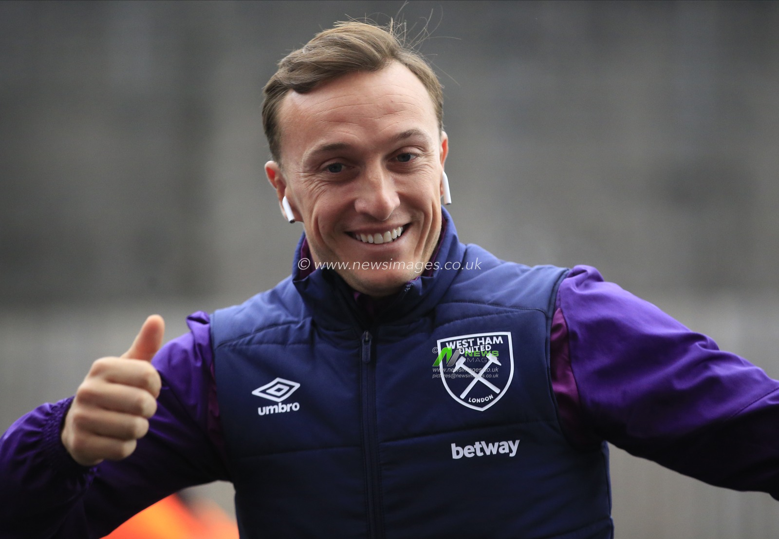 9th November 2019, Turf Moor, Burnley, England; Premier League, Burnley v West Ham United : Mark Noble (16) of West Ham United arrives for the game

Credit: Conor Molloy/News Images