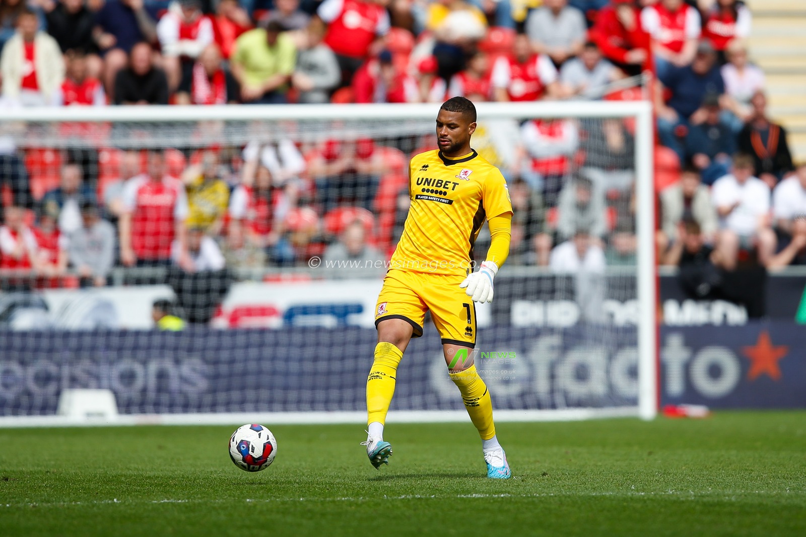 Zack Steffen #1 of Middlesbrough during the Sky Bet Championship match Rotherham United vs Middlesbrough at New York Stadium, Rotherham, United Kingdom, 1st May 2023

(Photo by Ben Early/News Images)