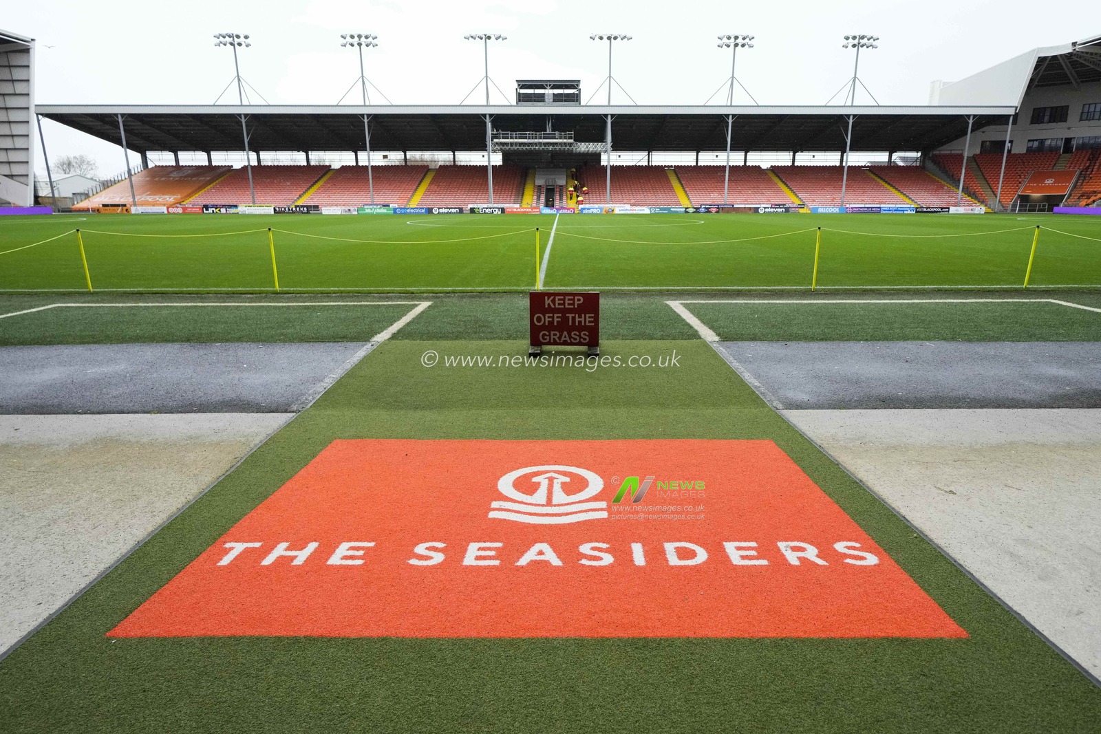 General view of Bloomfield Road Stadium before the Sky Bet Championship match Blackpool vs Luton Town at Bloomfield Road, Blackpool, United Kingdom, 5th November 2022

(Photo by Steve Flynn/News Images)