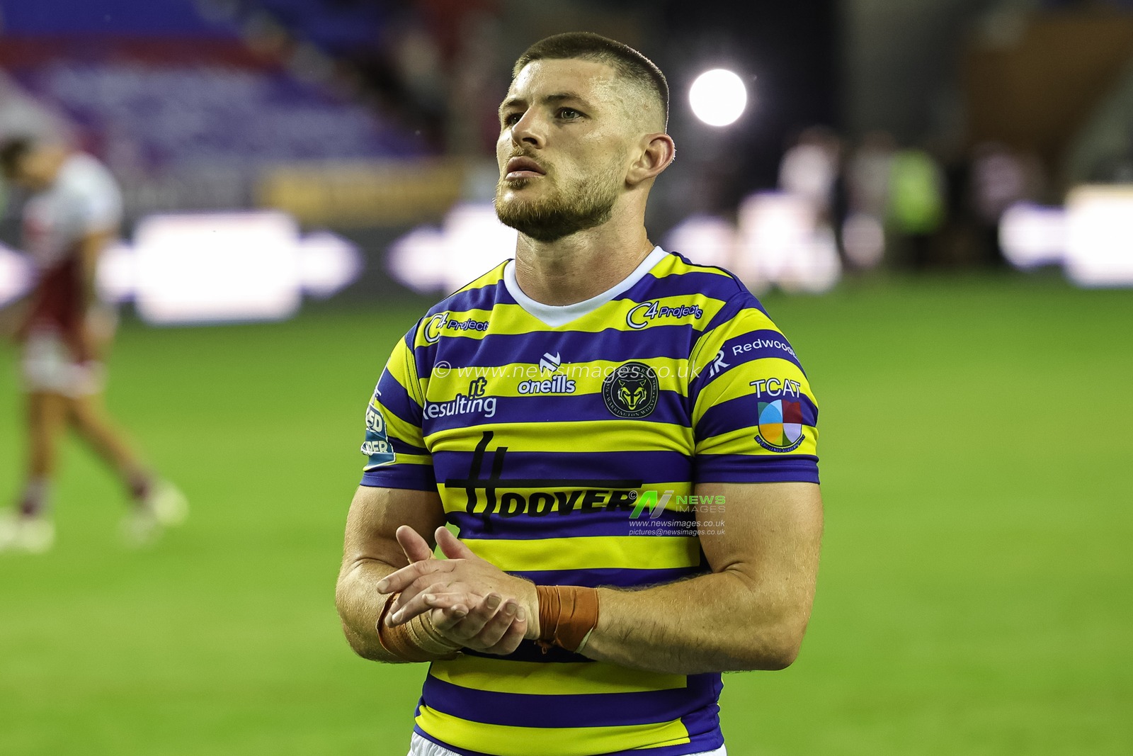 Danny Walker of Warrington Wolves applauds the fans during the Betfred Super League round 18 match Wigan Warriors vs Warrington Wolves at The Brick Community Stadium, Wigan, United Kingdom on 10 July 2026

(Photo by Mark Cosgrove/News Images)