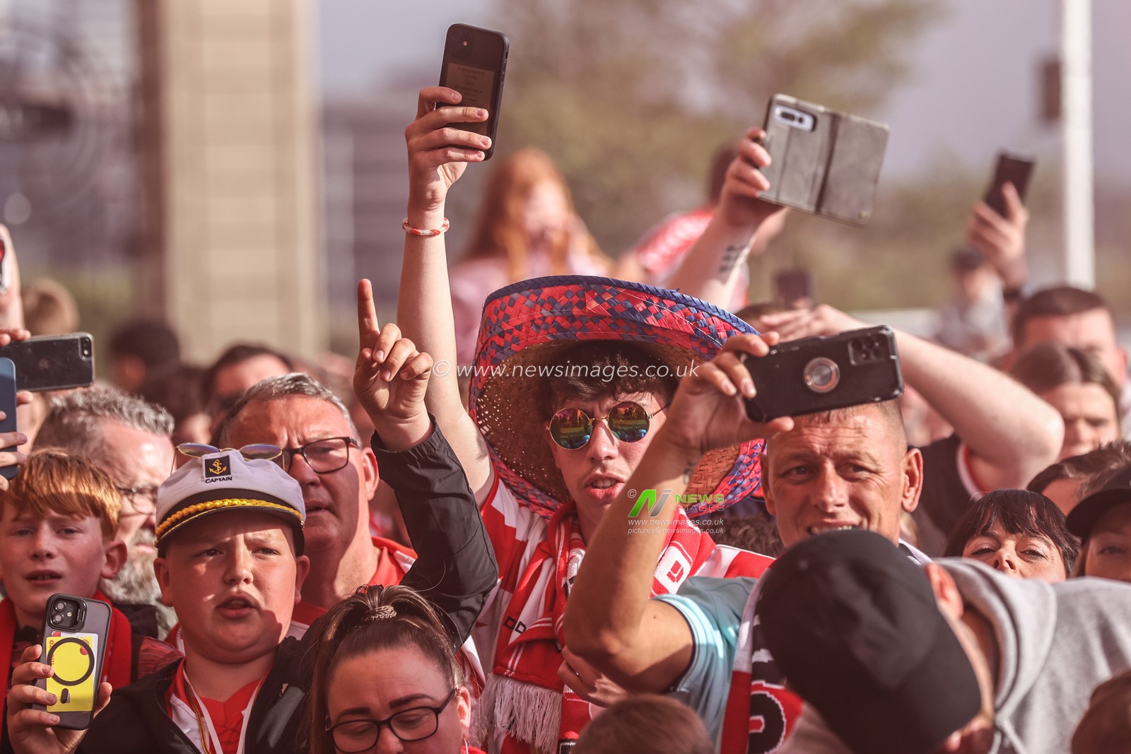 Sunderland fans during the Sky Bet Championship Playoff Semi-final match Sunderland vs Coventry City at Stadium Of Light, Sunderland, United Kingdom, 13th May 2025

(Photo by Alfie Cosgrove/News Images)