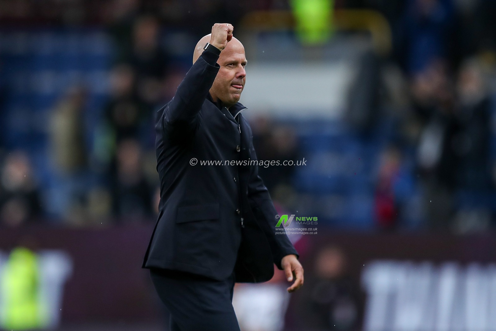 Arne Slot manager of Liverpool celebrates 1-0 win after the Premier League match Burnley vs Liverpool at Turf Moor, Burnley, United Kingdom, 14th September 2025

(Photo by Jorge Horsted/News Images)