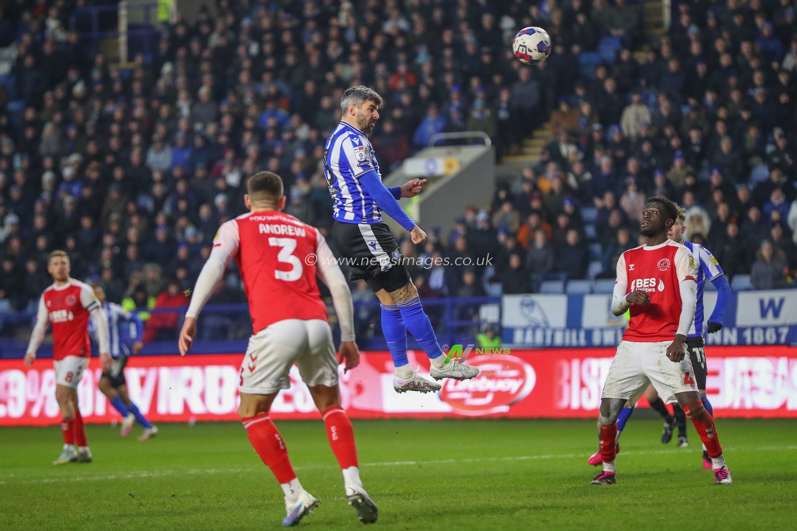 Callum Paterson #13 of Sheffield Wednesday has a shot at goal during the Sky Bet League 1 match Sheffield Wednesday vs Fleetwood Town at Hillsborough, Sheffield, United Kingdom, 21st January 2023

(Photo by Gareth Evans/News Images)