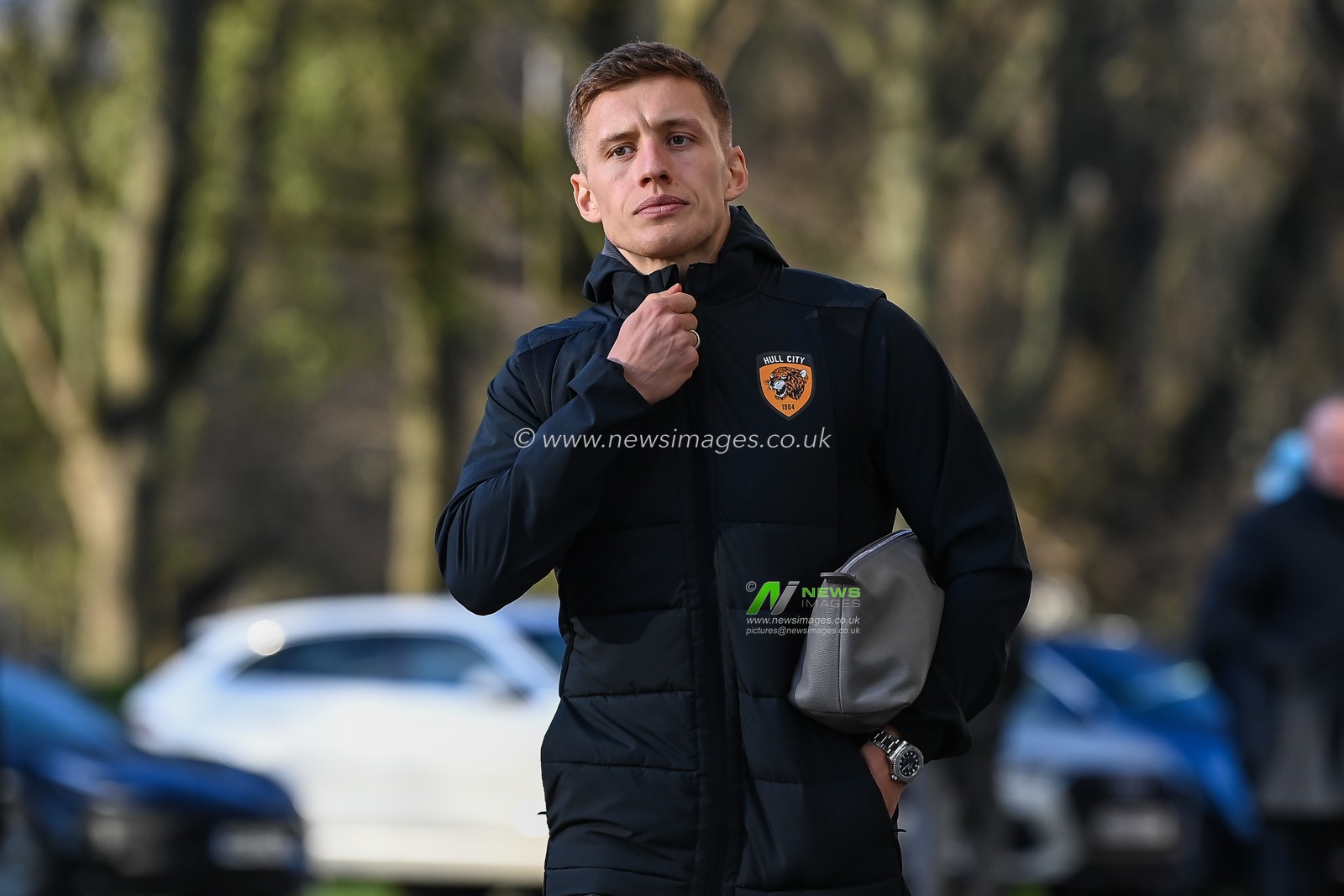 Greg Docherty #8 of Hull City arrives ahead of the Sky Bet Championship match Hull City vs Blackpool at MKM Stadium, Hull, United Kingdom, 26th December 2022

(Photo by Craig Thomas/News Images)