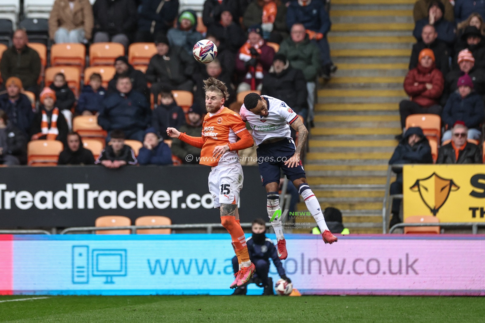 Hayden Coulson of Blackpool jumps up to win the high ball during the Sky Bet League 1 match Blackpool vs Bolton Wanderers at Bloomfield Road, Blackpool, United Kingdom, 29th March 2025

(Photo by Mark Cosgrove/News Images)