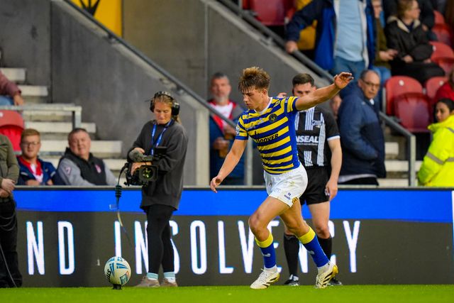 Ewan Irwin of Warrington Wolves converts during the Betfred Super League round 14 match St Helens vs Warrington Wolves at The BrewDog Stadium, St Helens, United Kingdom on 11 June 2026

(Photo by Maynard Manyowa/News Images)