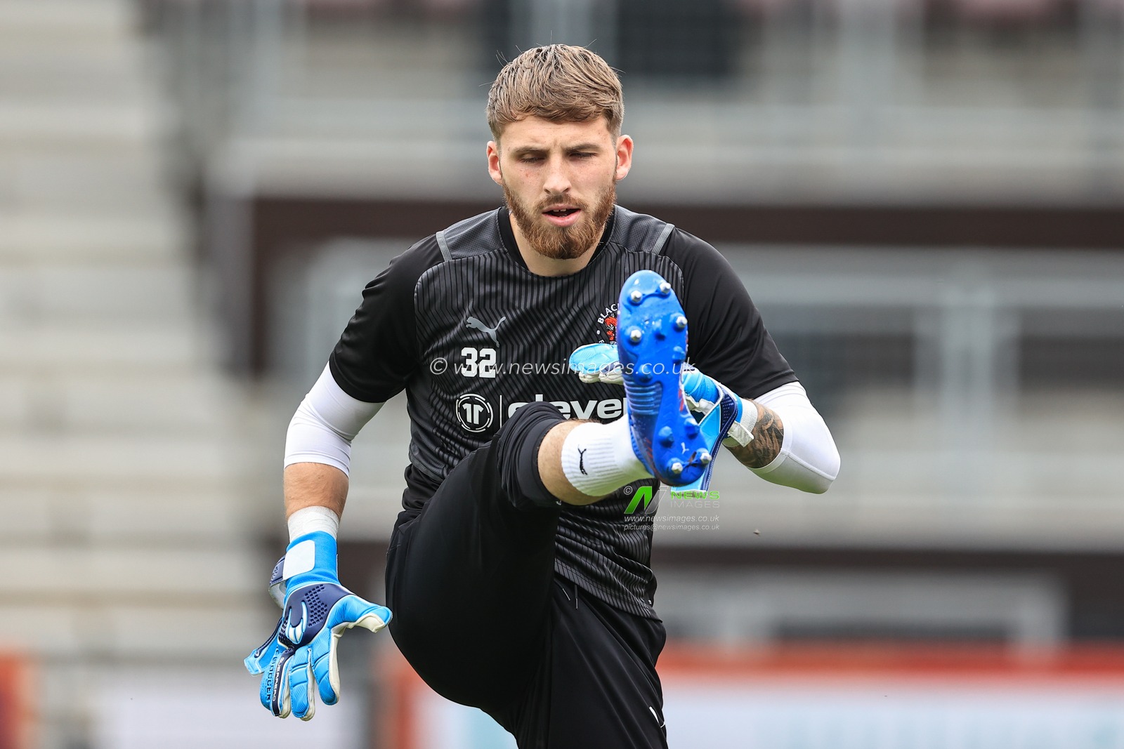 Daniel Grimshaw #32 of Blackpool during the pre-game warmup