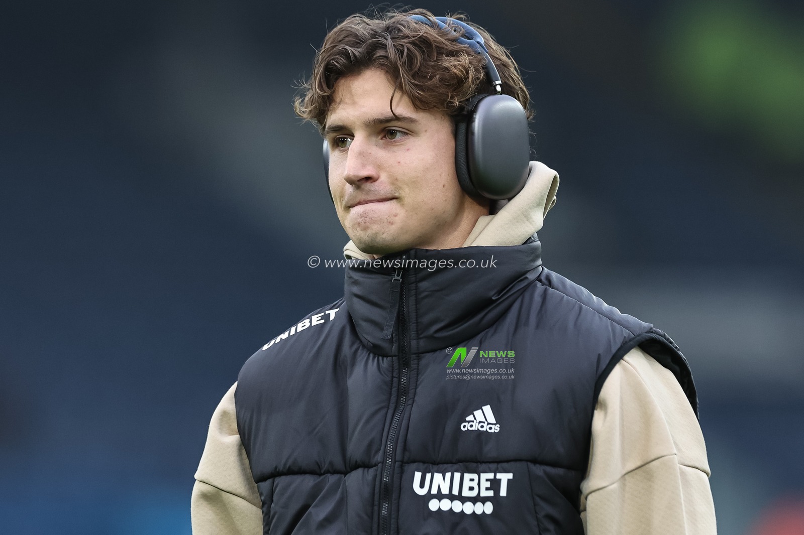 Brenden Aaronson of Leeds United arrives during the Sky Bet Championship match Leeds United vs Queens Park Rangers at Elland Road, Leeds, United Kingdom, 9th November 2024

(Photo by Mark Cosgrove/News Images)