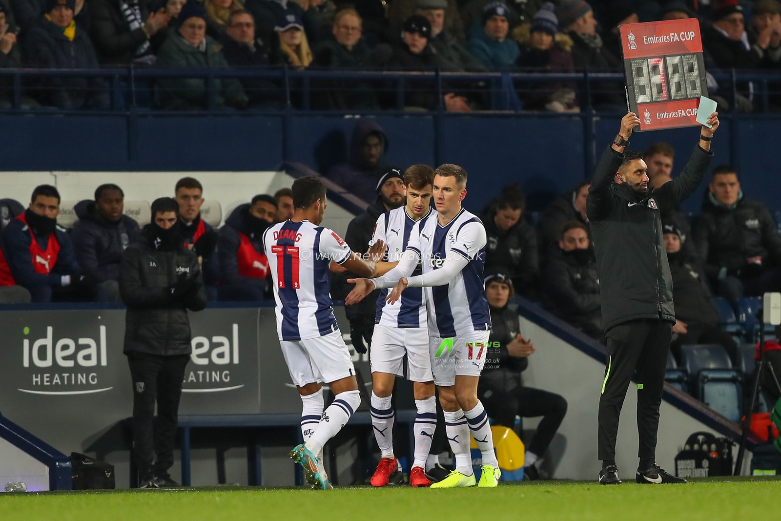 Jed Wallace #17 of West Bromwich Albion comes on for Grady Diangana #11 of West Bromwich Albion duduring the Emirates FA Cup Third Round Replay match West Bromwich Albion vs Chesterfield at The Hawthorns, West Bromwich, United Kingdom, 17th January 2023

(Photo by Gareth Evans/News Images)