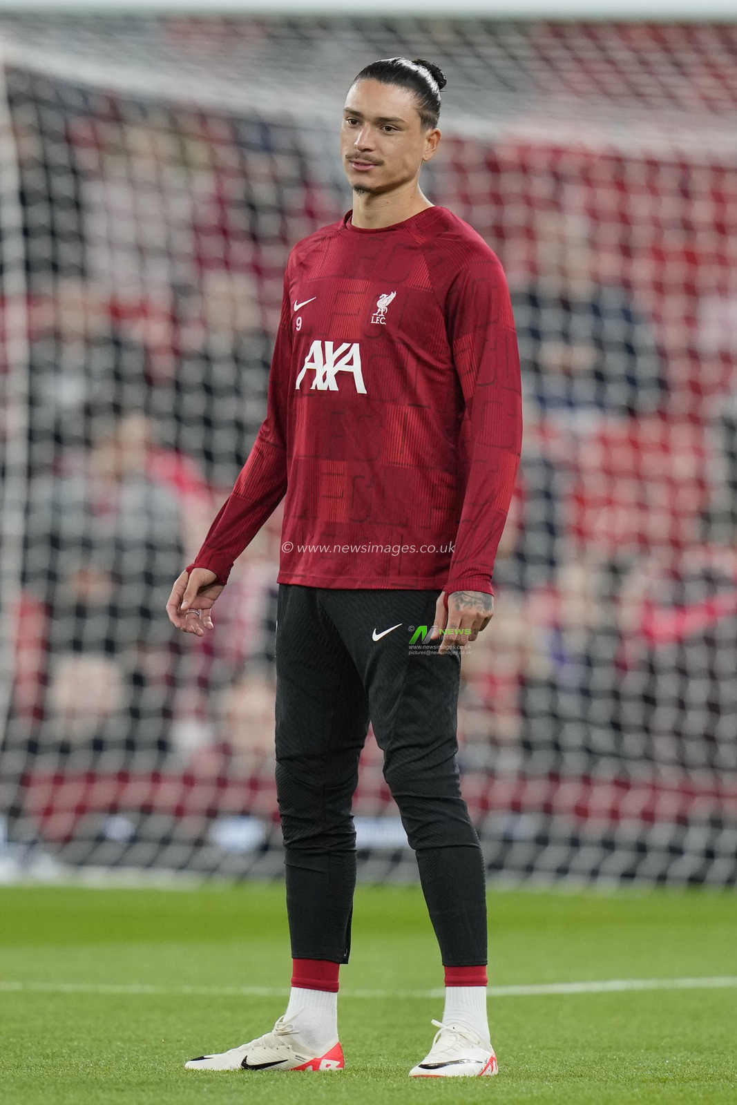 Darwin NÃºÃ±ez #9 of Liverpool warms up before the Carabao Cup Third Round match Liverpool vs Leicester City at Anfield, Liverpool, United Kingdom, 27th September 2023

(Photo by Steve Flynn/News Images)