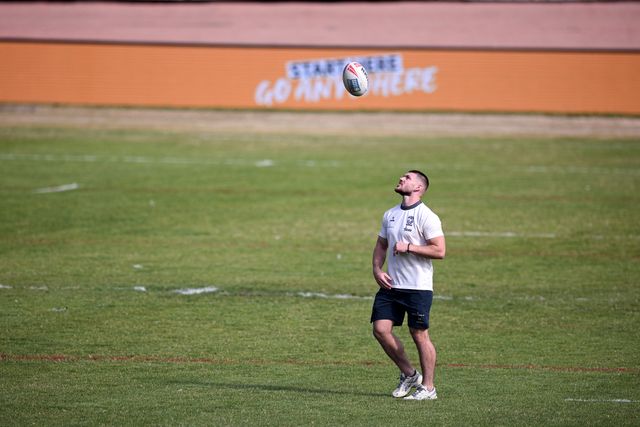 Danny Walker of Warrington Wolves with a ball prior to the Betfred Super League round 22 match Bradford Bulls vs Warrington Wolves at Odsal Stadium, Bradford, United Kingdom on 08 August 2026

(Photo by Ben Roberts/News Images)