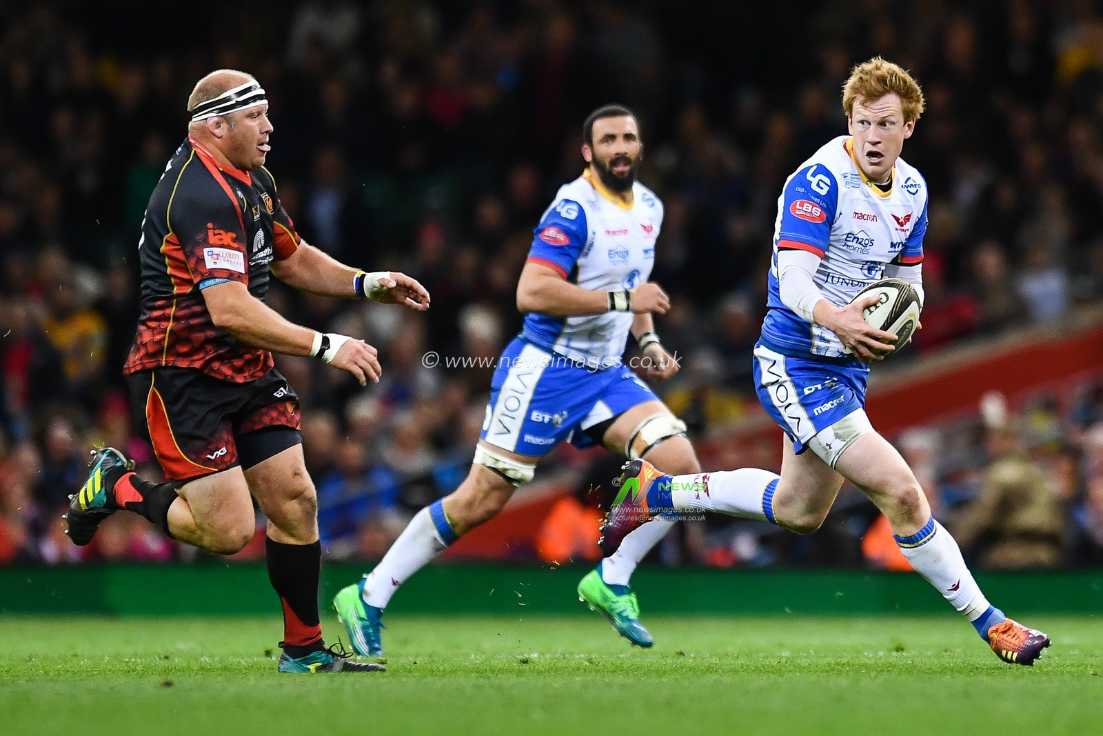 27th April 2019 , Principality Stadium , Cardiff, Wales ; Guinness pro 14â€™s, Round 21, Dragons vs Scarlets ; Rhys Patchell of Scarlets in action

Credit:  Craig Thomas/News Images