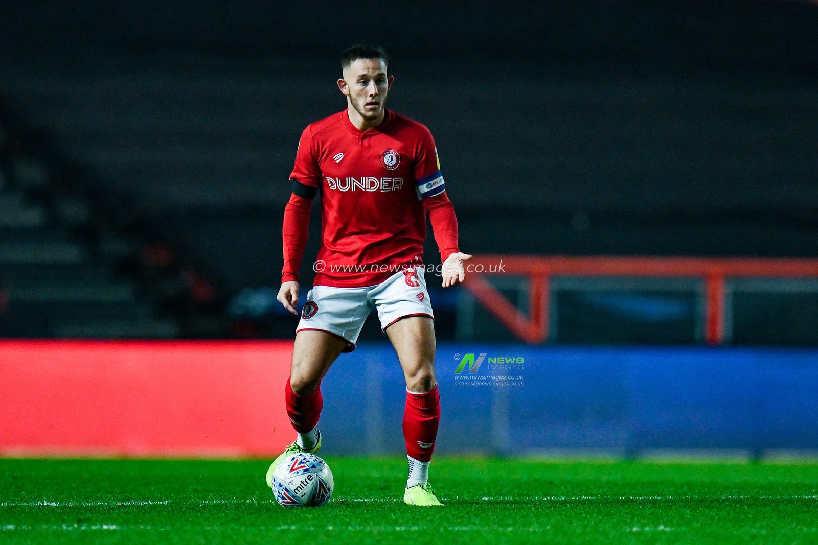10th December 2019, Ashton Gate, Bristol, England; Sky Bet Championship, Bristol City v Millwall : Josh Brownhill (8) of Bristol City looks for a pass

Credit: Gareth Dalley/News Images
