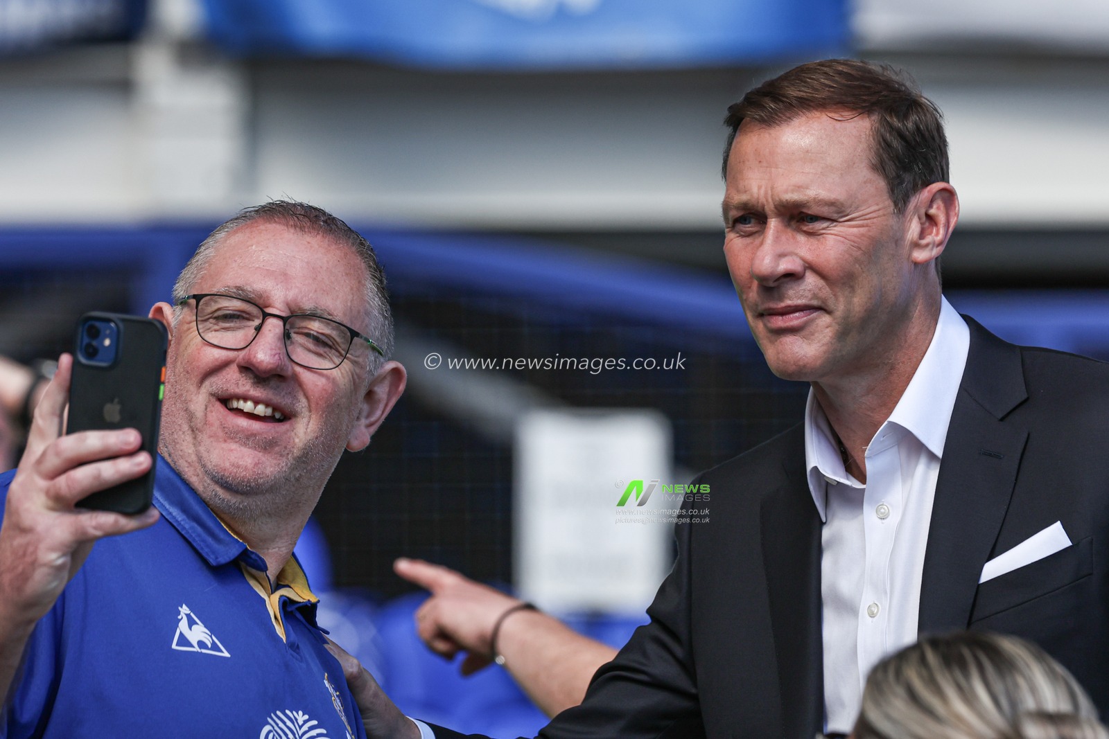 Former Everton player Duncan Ferguson has picture taken with a fan ahead of the Premier League match Everton vs Southampton at Goodison Park, Liverpool, United Kingdom, 18th May 2025

(Photo by Mark Cosgrove/News Images)