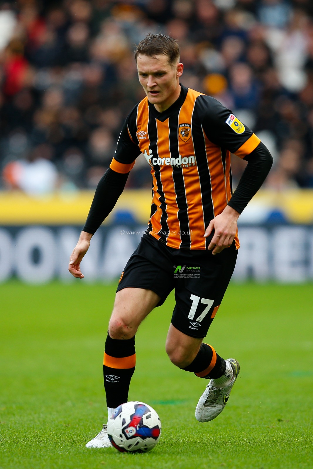 Sean McLoughlin #17 of Hull City during the Sky Bet Championship match Hull City vs Millwall at MKM Stadium, Hull, United Kingdom, 10th April 2023

(Photo by Ben Early/News Images)